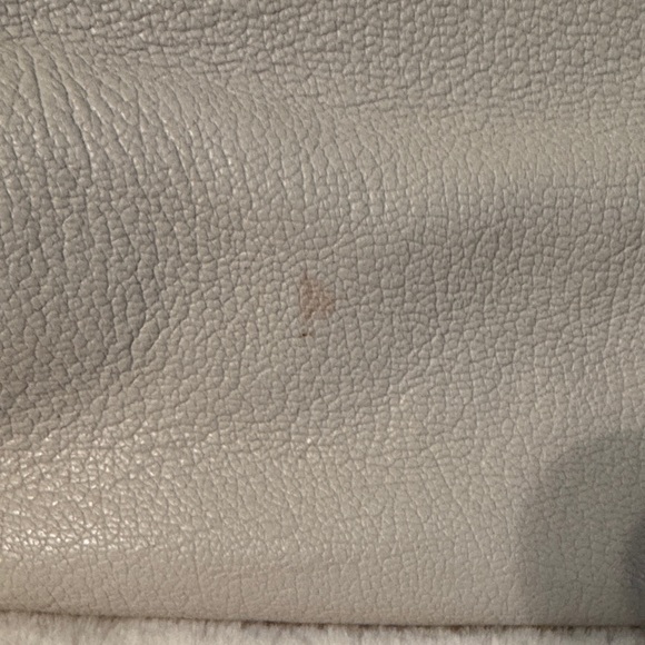 Michael Kors Cream Alexis Pebbled Leather Satchel with Gold Hardware - Picture 2 of 13